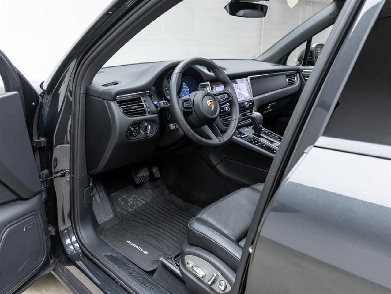 2025 Porsche Macan  Photo