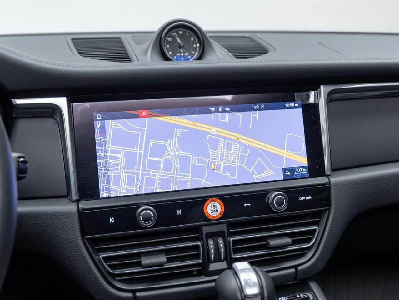 2025 Porsche Macan  Photo