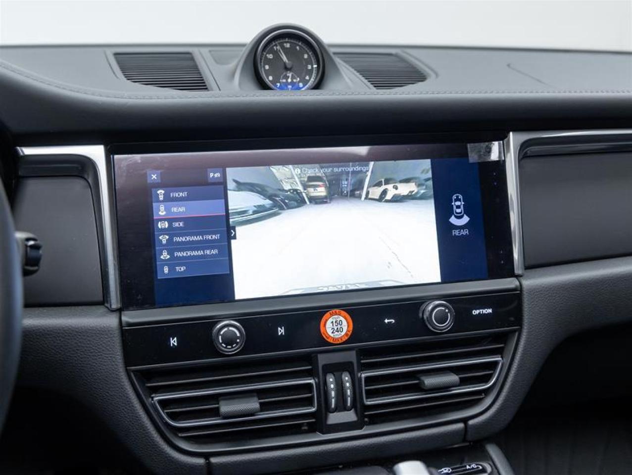 2025 Porsche Macan  Photo