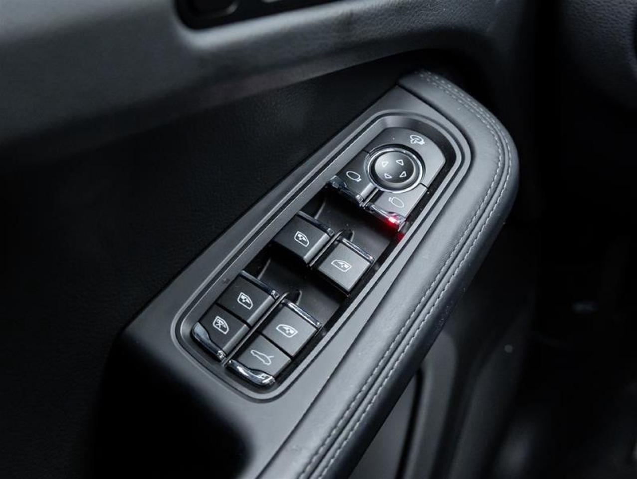 2025 Porsche Macan  Photo