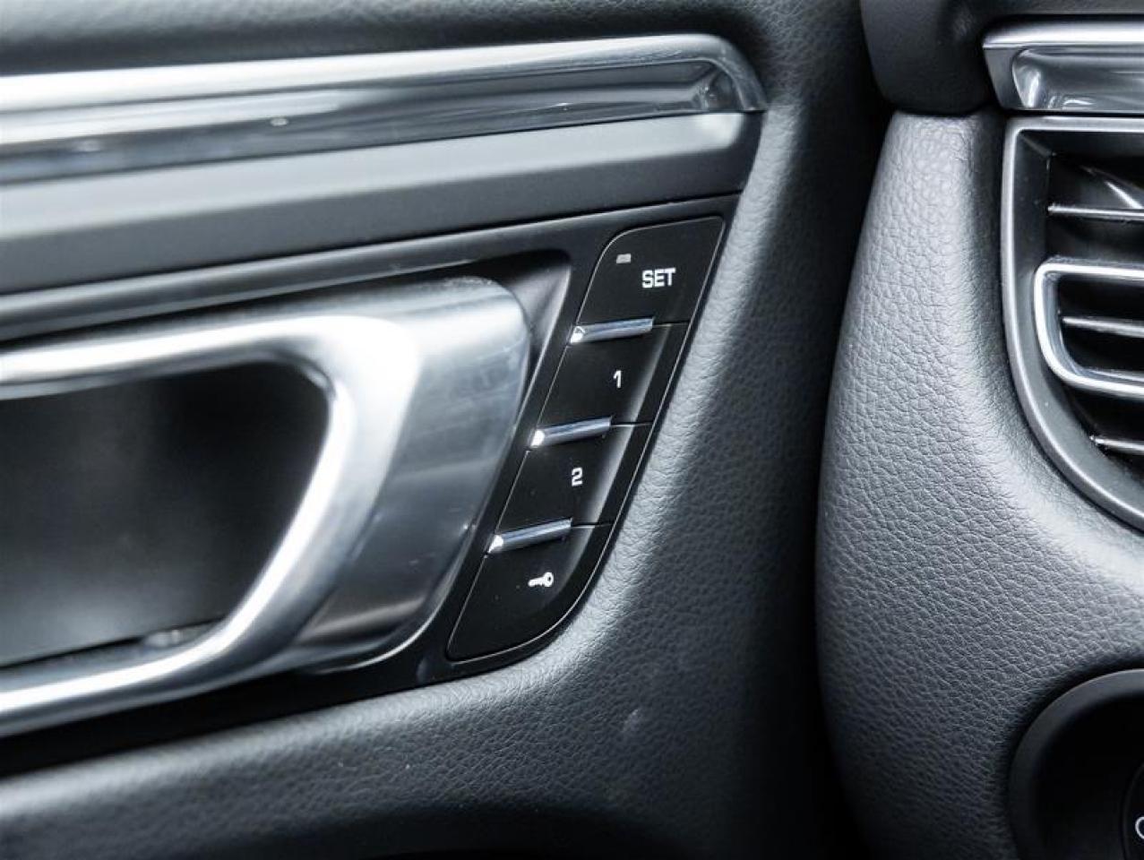 2025 Porsche Macan  Photo