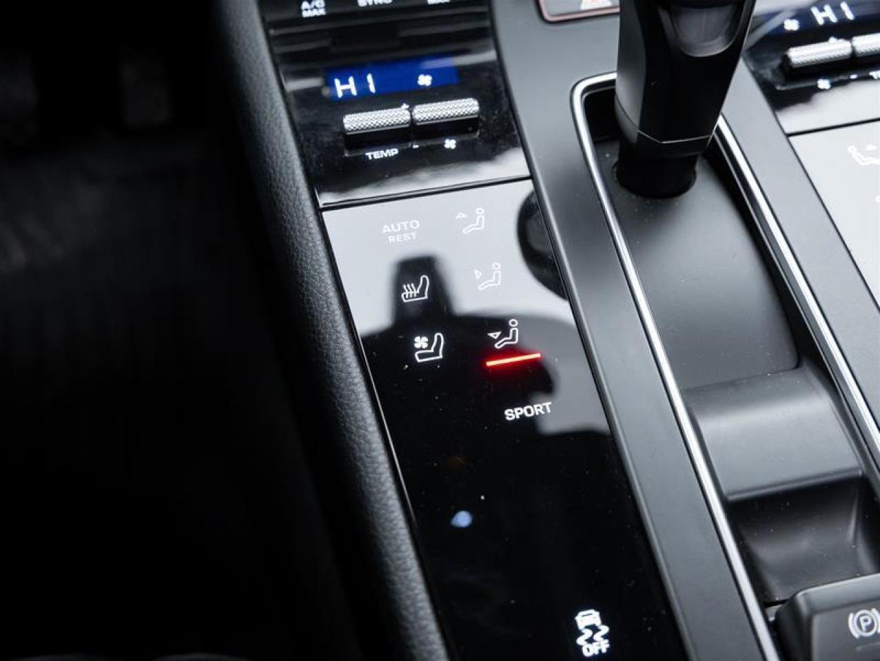 2025 Porsche Macan  Photo