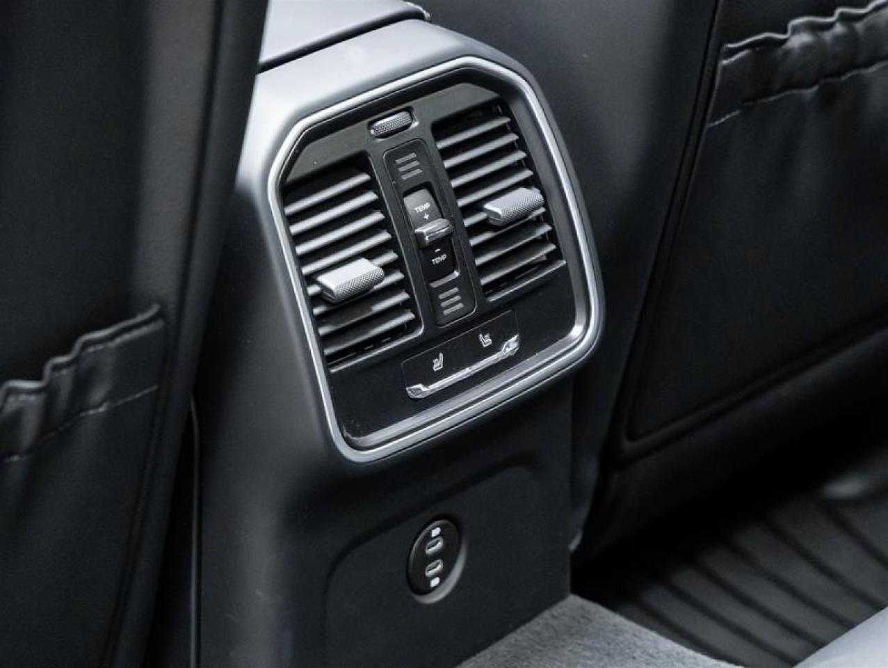 2025 Porsche Macan  Photo