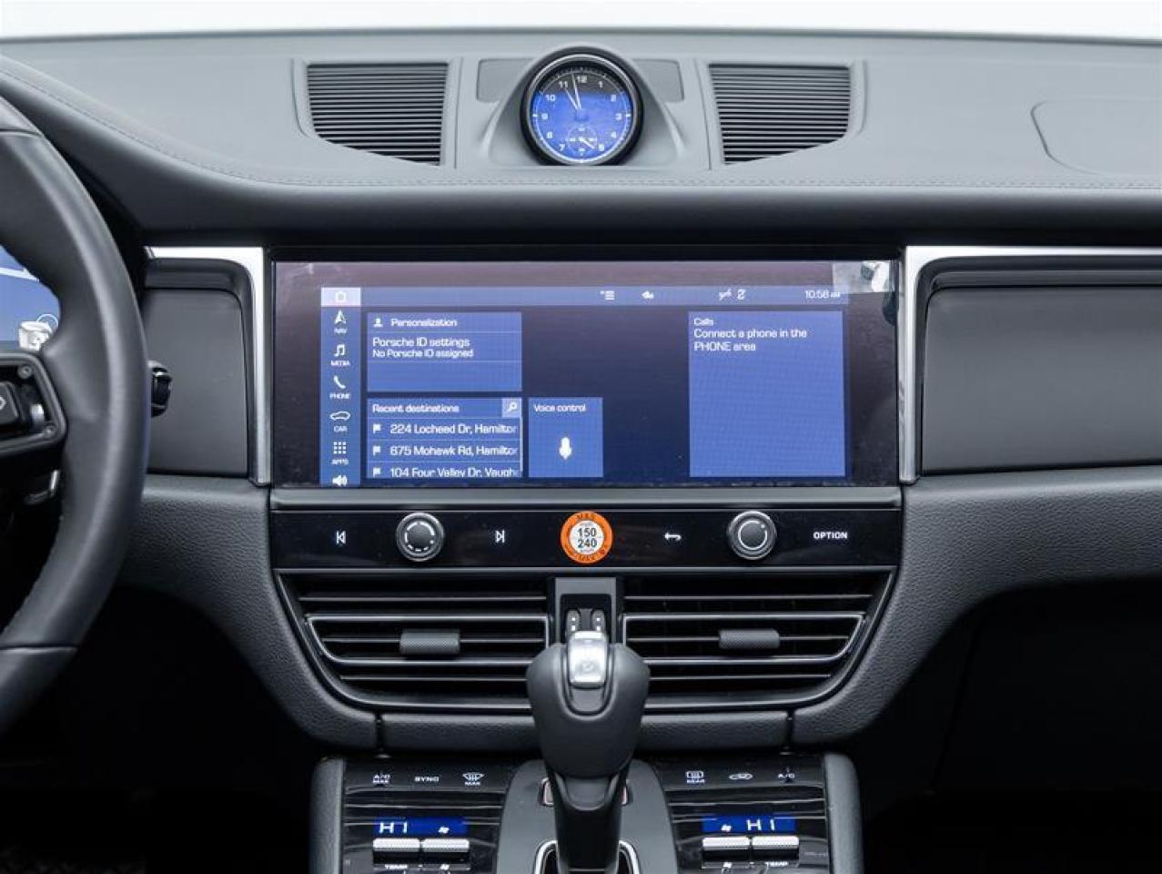 2025 Porsche Macan  Photo