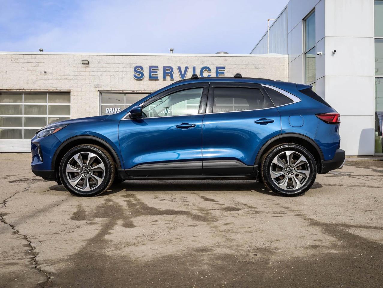 2023 Ford Escape Platinum 4dr All-Wheel Drive Photo