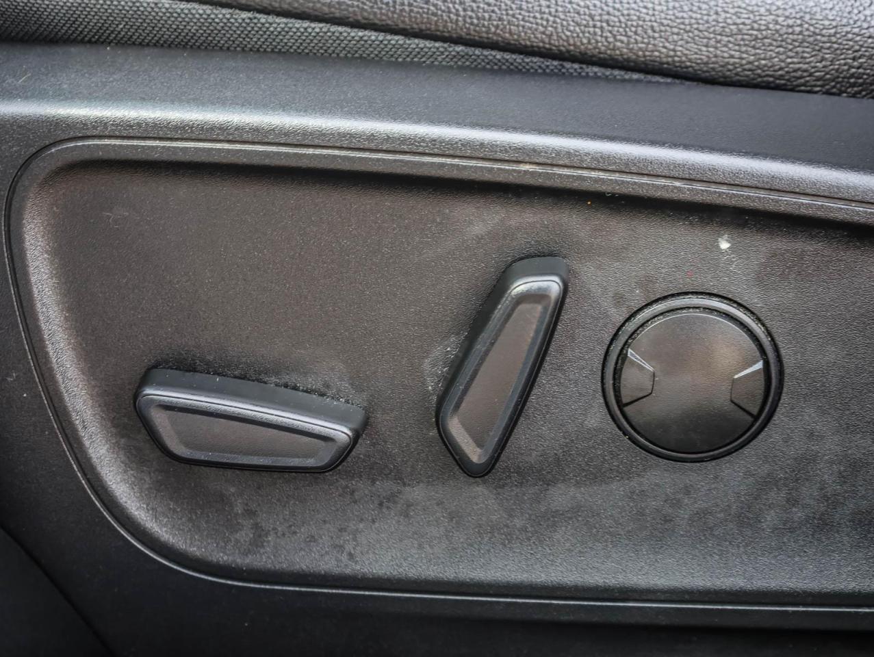 2023 Ford Escape Platinum 4dr All-Wheel Drive Photo