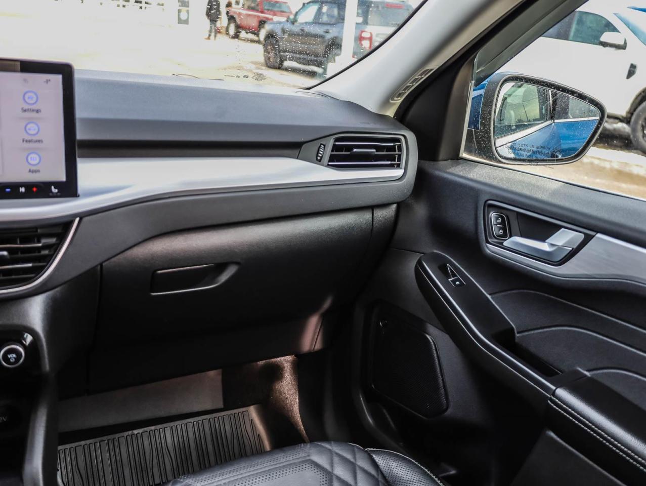 2023 Ford Escape Platinum 4dr All-Wheel Drive Photo