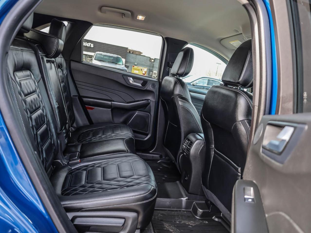 2023 Ford Escape Platinum 4dr All-Wheel Drive Photo