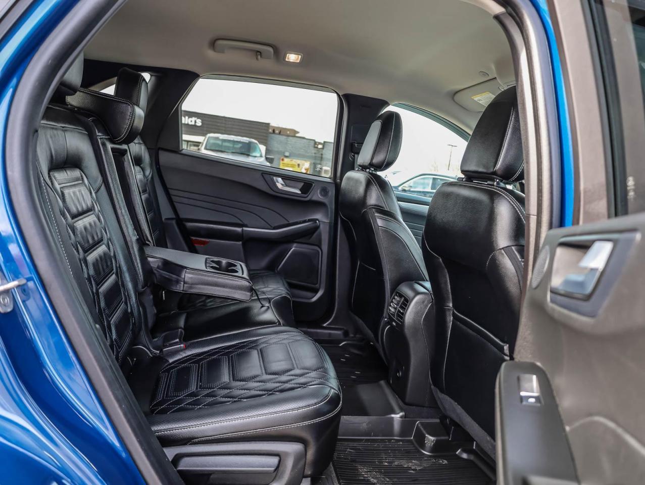 2023 Ford Escape Platinum 4dr All-Wheel Drive Photo