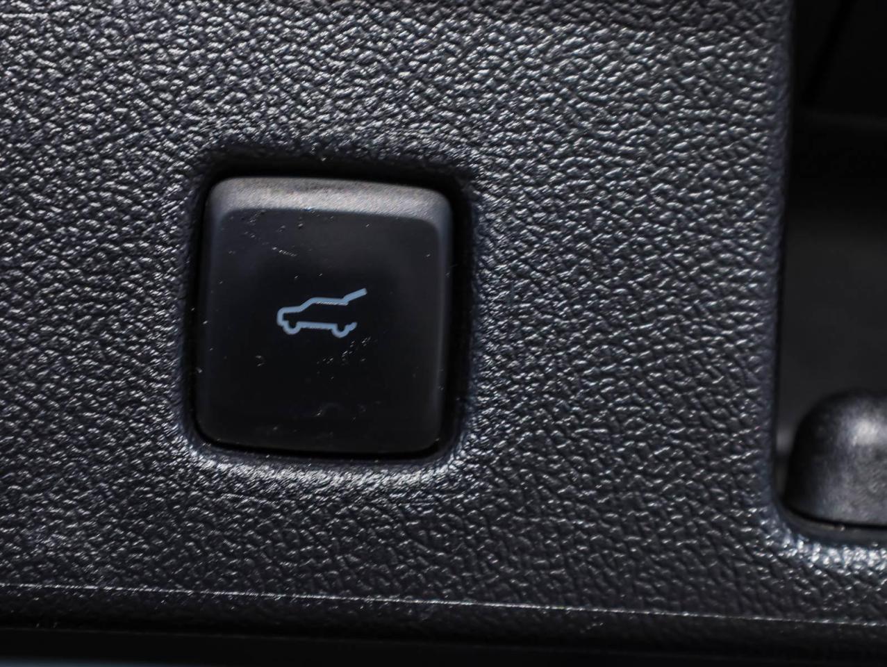 2023 Ford Escape Platinum 4dr All-Wheel Drive Photo