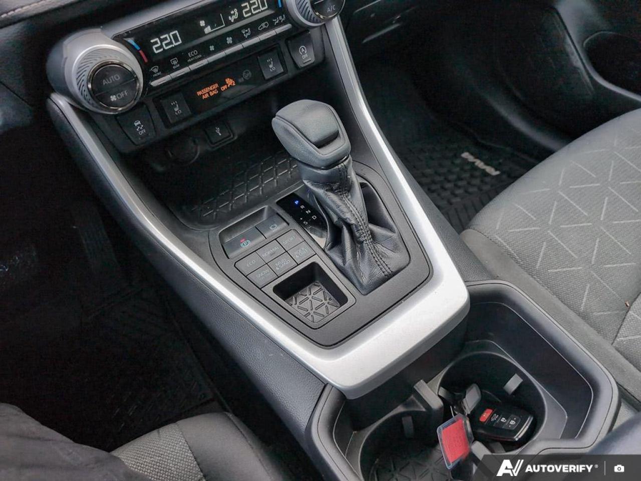 2022 Toyota RAV4 XLE 4dr All-wheel Drive Photo