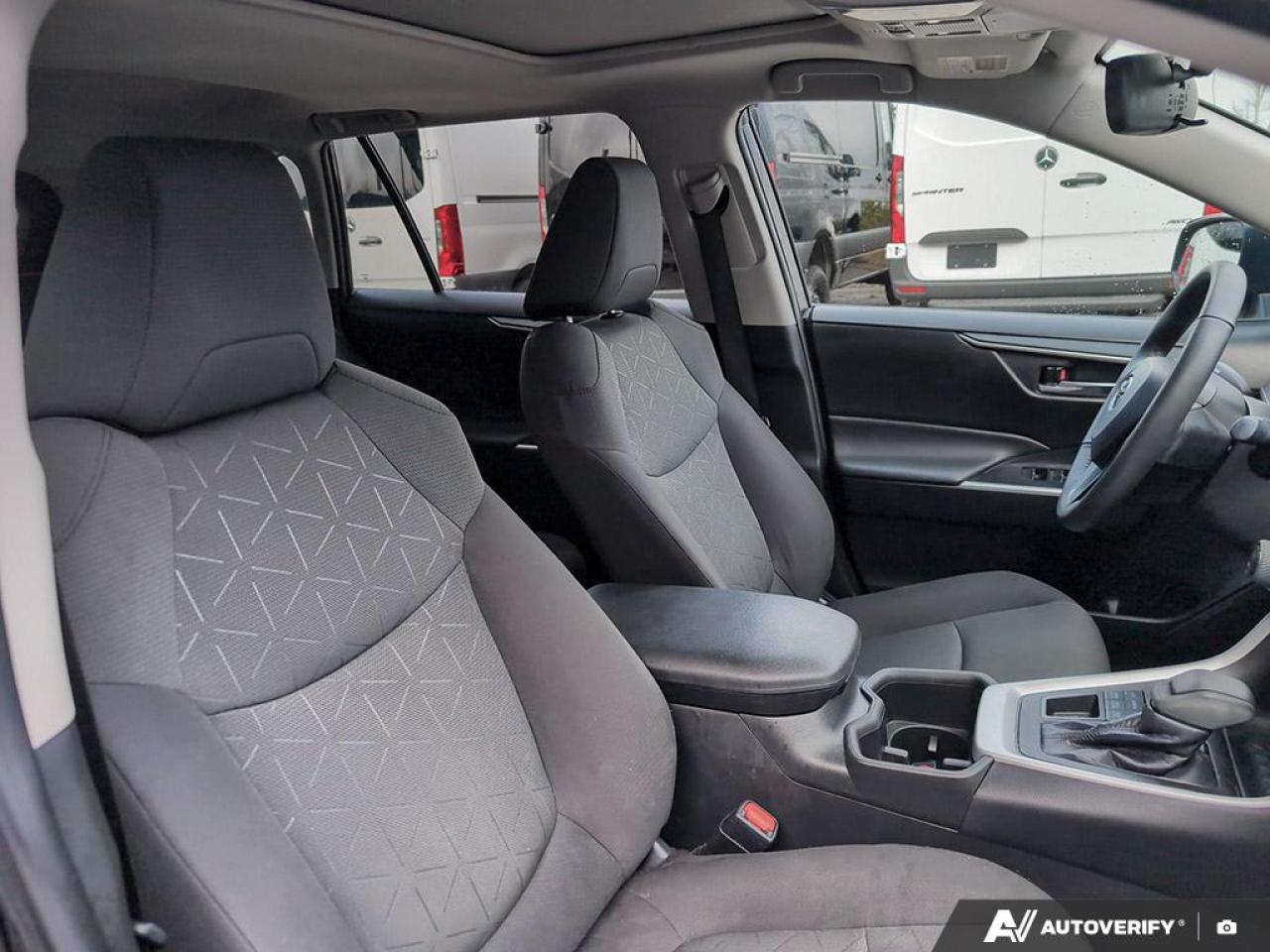 2022 Toyota RAV4 XLE 4dr All-wheel Drive Photo