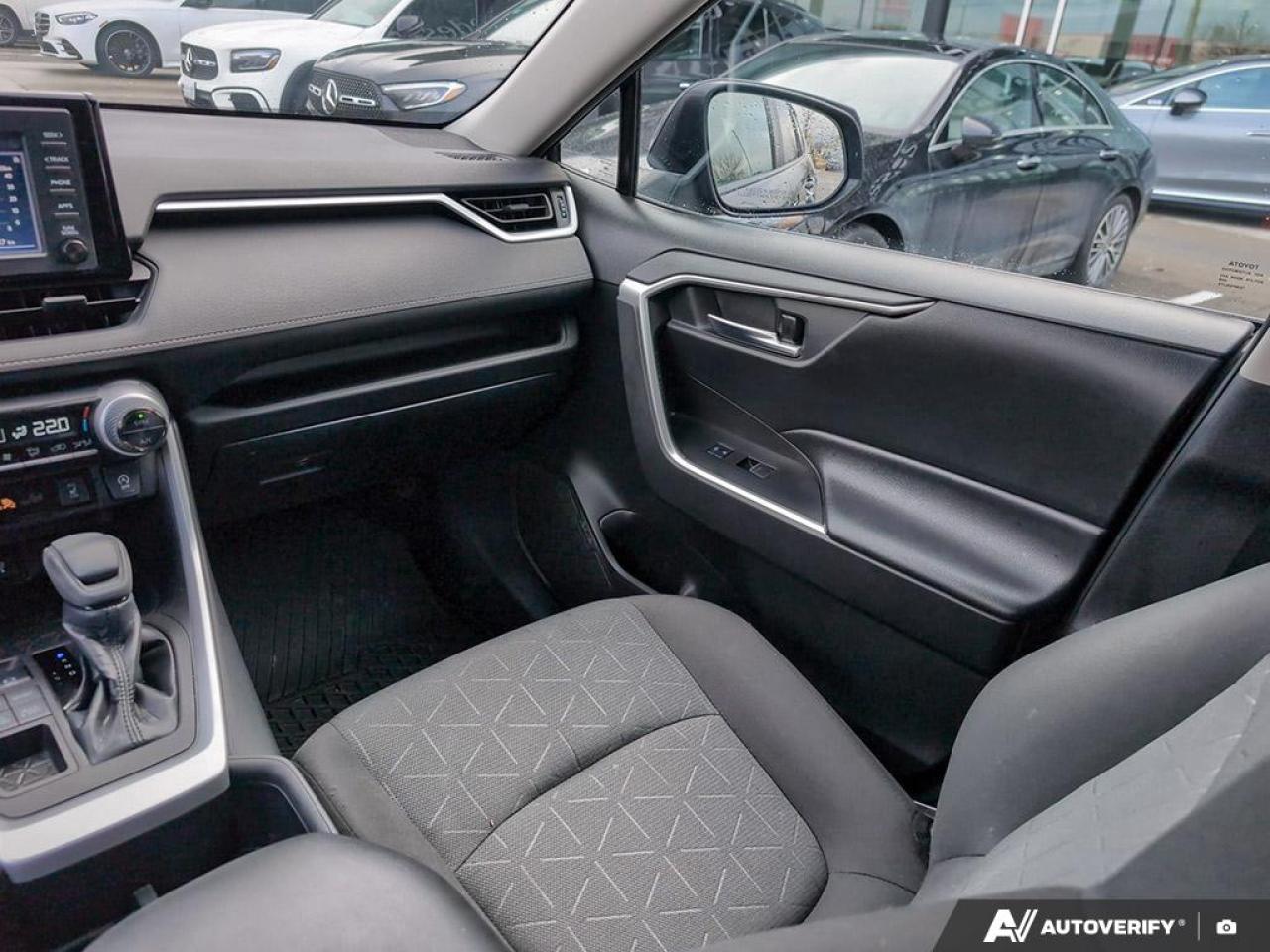 2022 Toyota RAV4 XLE 4dr All-wheel Drive Photo