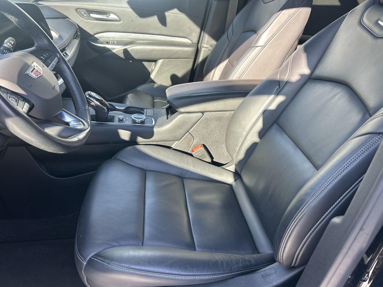 2024 Cadillac XT4 Premium Luxury Low KM Sunroof Rates from 4.99% Photo