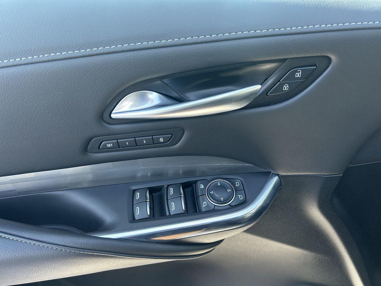 2024 Cadillac XT4 Premium Luxury Low KM Sunroof Rates from 4.99% Photo