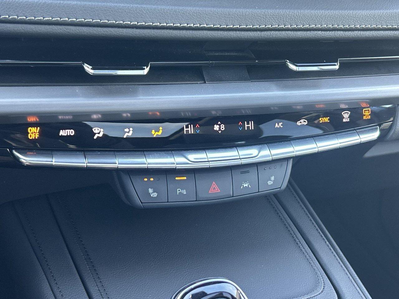 2024 Cadillac XT4 Premium Luxury Low KM Sunroof Rates from 4.99% Photo