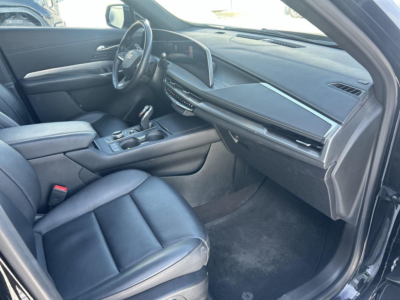 2024 Cadillac XT4 Premium Luxury Low KM Sunroof Rates from 4.99% Photo