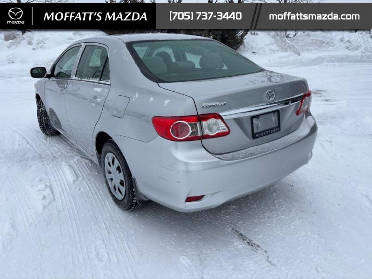 2013 Toyota Corolla LE Photo2