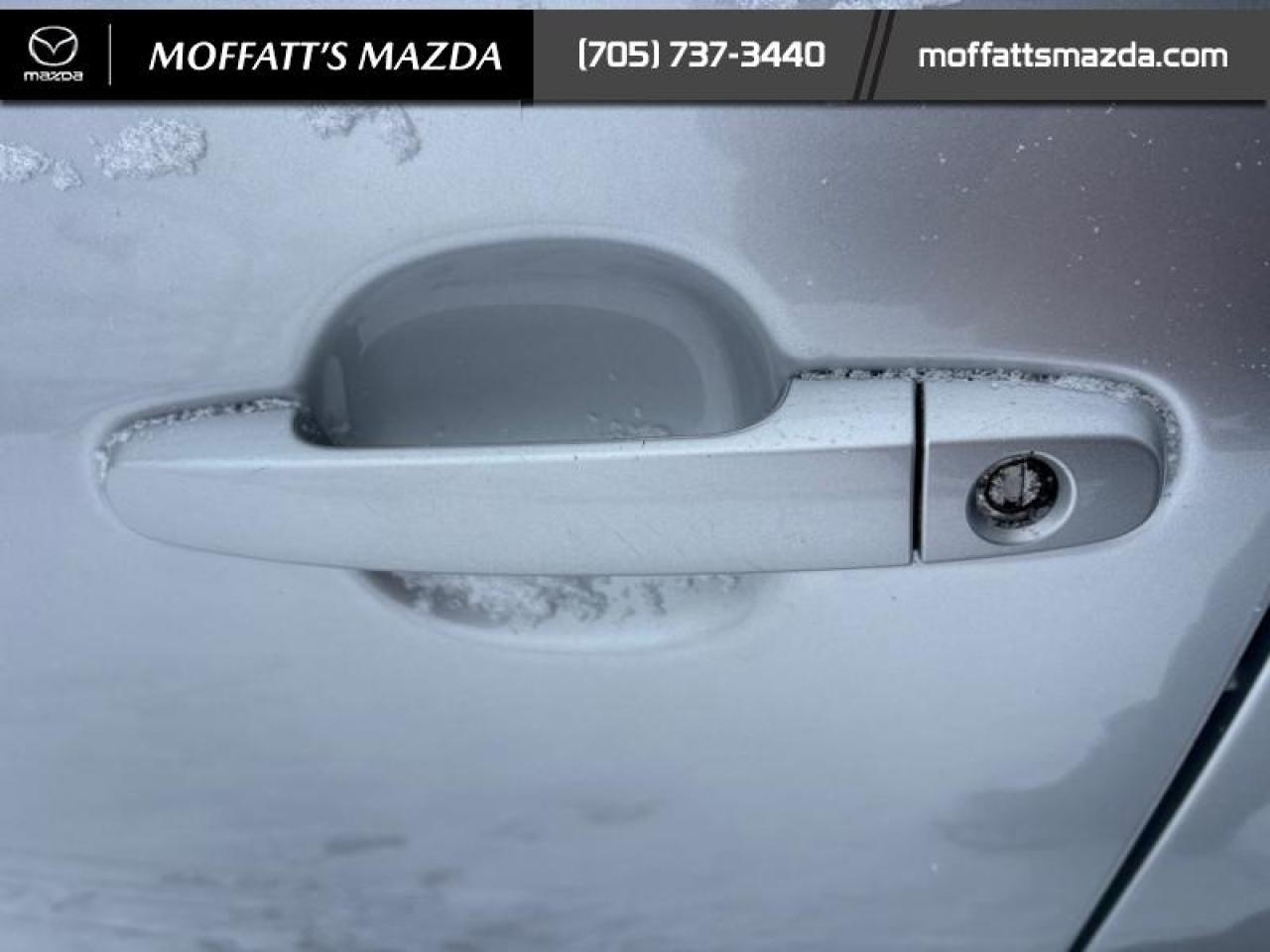 2013 Toyota Corolla LE Photo