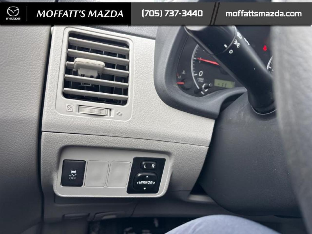 2013 Toyota Corolla LE Photo