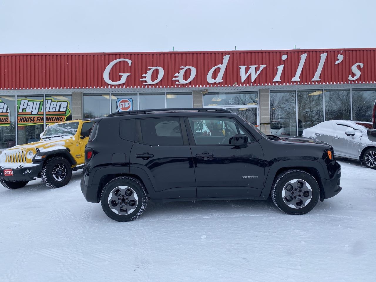 2015 Jeep Renegade NORTH, CLEAN CARFAX, MANUAL TRANSMISSION, FWD! Photo0
