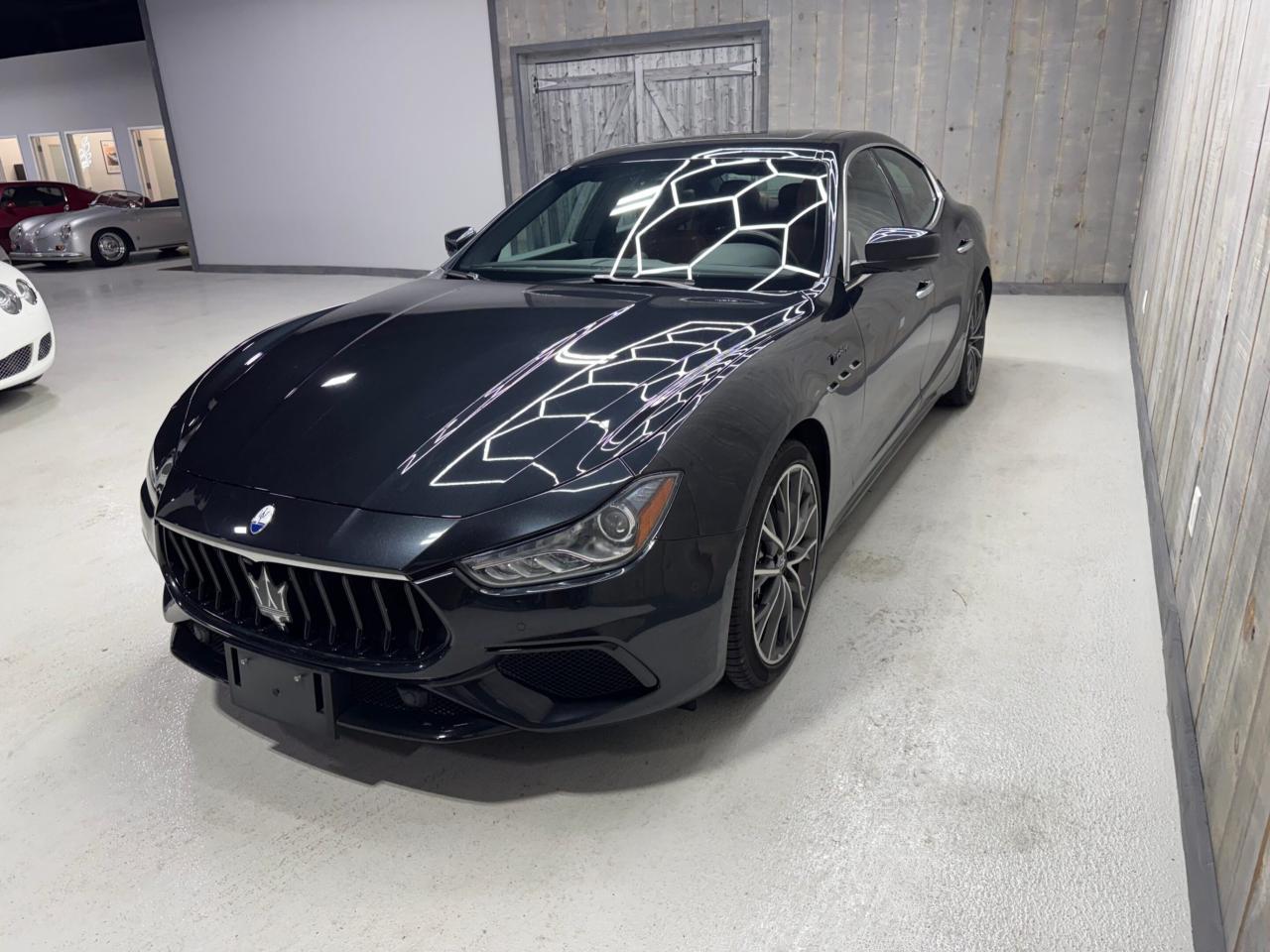2022 Maserati Ghibli Modena Q4 3.0L 424HP  ONE OWNER  PRISTINE CONDITIO Photo2