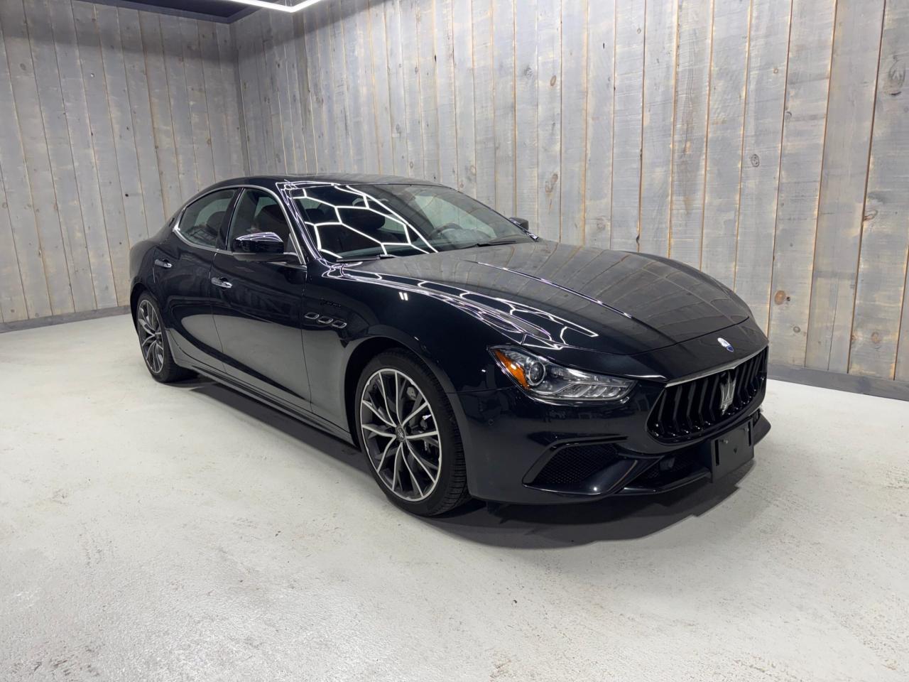 2022 Maserati Ghibli Modena Q4 3.0L 424HP  ONE OWNER  PRISTINE CONDITIO Photo0