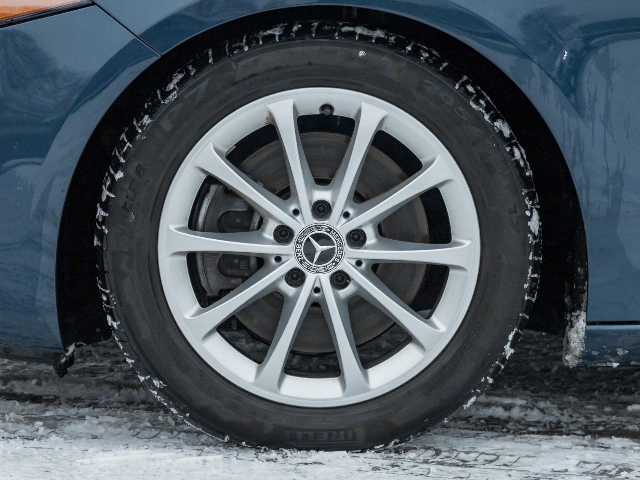 2020 Mercedes-Benz A-Class A 250 4MATIC Hatch  TRADE IN  ONE OWNER Photo3