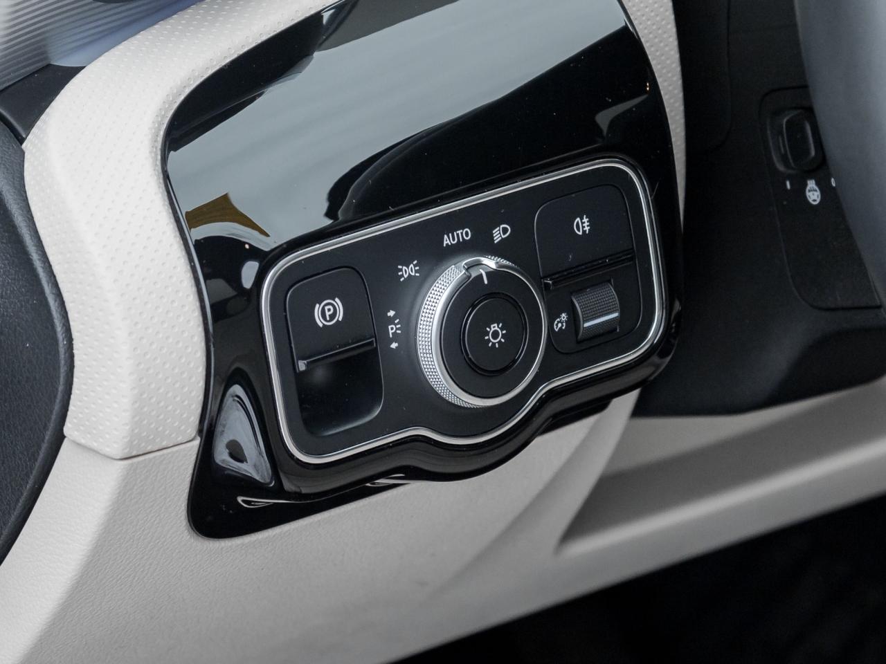 2020 Mercedes-Benz A-Class A 250 4MATIC Hatch  TRADE IN  ONE OWNER Photo