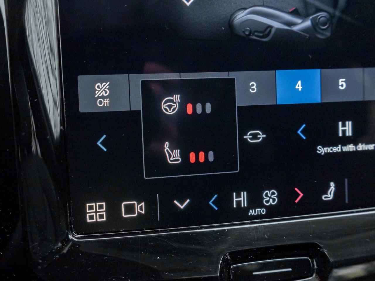 2025 Volvo XC60 B5 AWD Core Dark Theme 19" ALLOY WHEELS  VOLVO CPO Photo