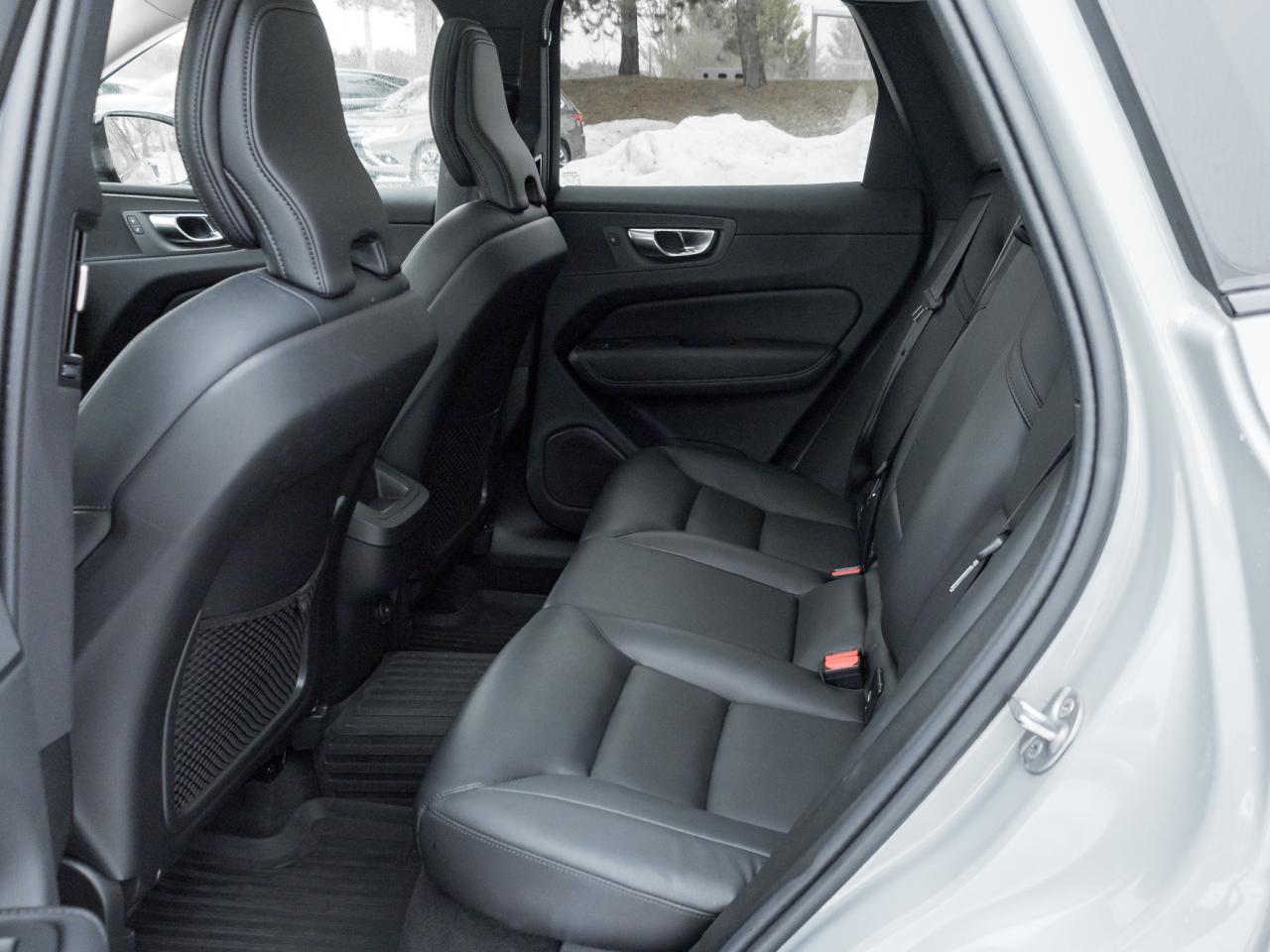 2025 Volvo XC60 B5 AWD Core Dark Theme 19" ALLOY WHEELS  VOLVO CPO Photo