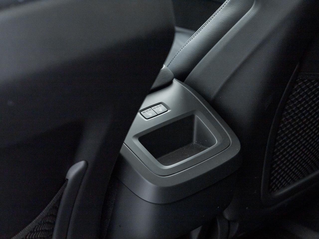 2025 Volvo XC60 B5 AWD Core Dark Theme 19" ALLOY WHEELS  VOLVO CPO Photo