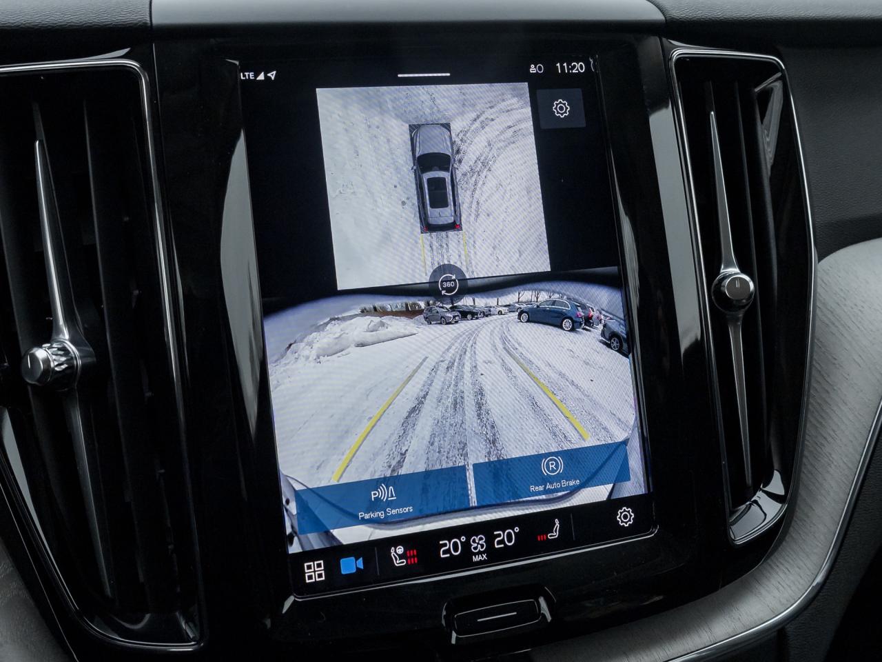 2025 Volvo XC60 B5 AWD Plus Dark Theme Photo