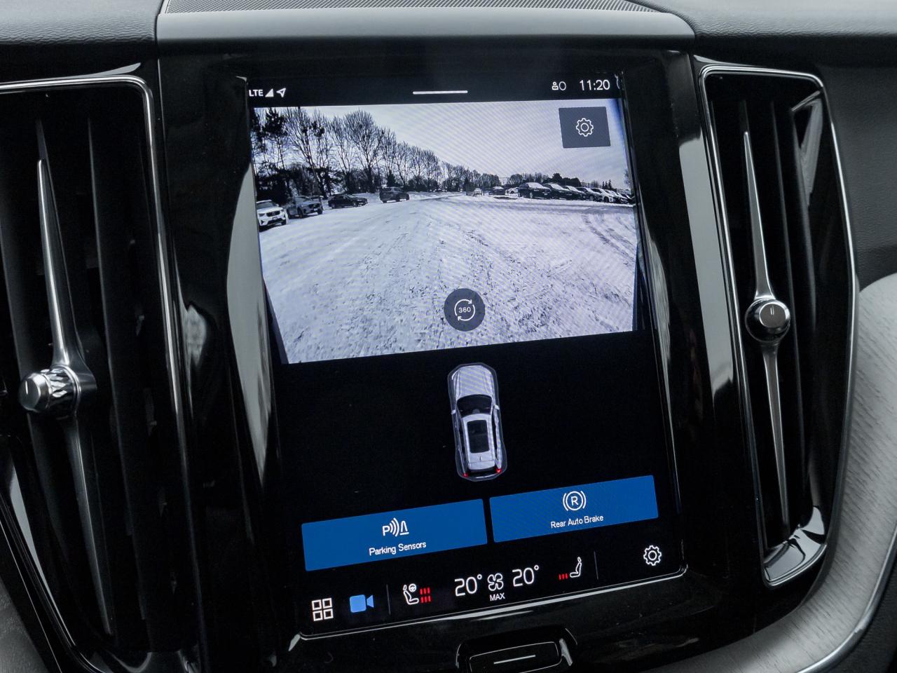 2025 Volvo XC60 B5 AWD Plus Dark Theme Photo