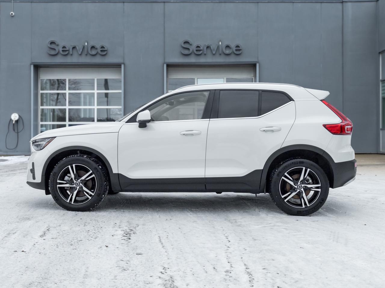 2025 Volvo XC40 B5 AWD Bright Theme  CPO FINANCE RATE fr 3.49%* Photo2