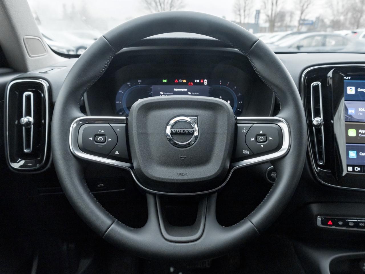 2025 Volvo XC40 B5 AWD Bright Theme  CPO FINANCE RATE fr 3.49%* Photo