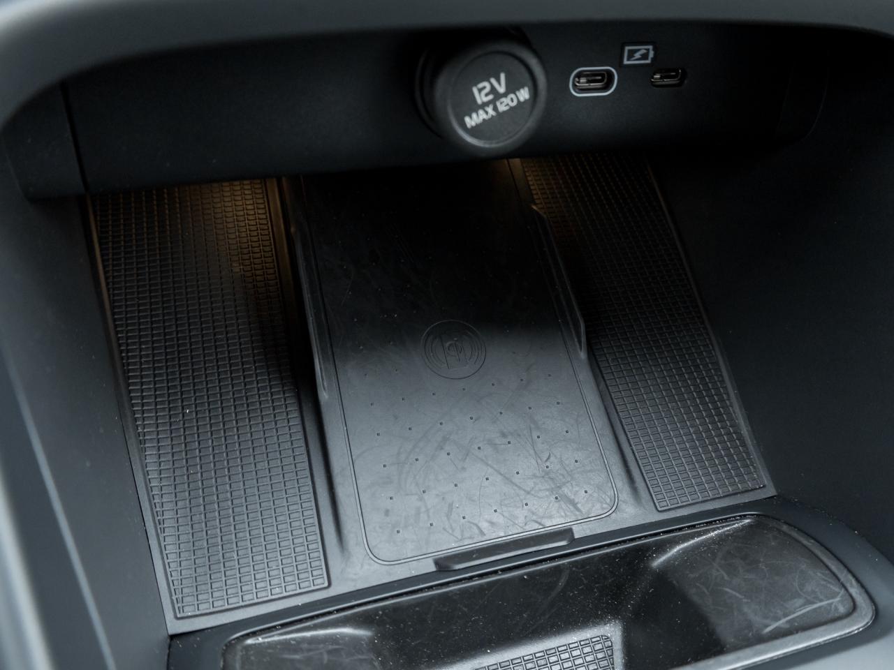 2025 Volvo XC40 B5 AWD Bright Theme  CPO FINANCE RATE fr 3.49%* Photo