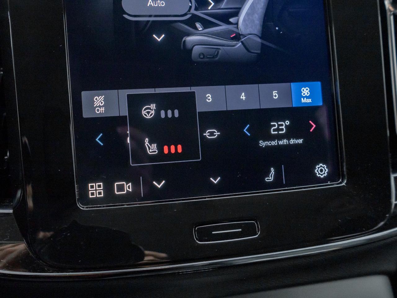 2025 Volvo XC40 B5 AWD Bright Theme  CPO FINANCE RATE fr 3.49%* Photo