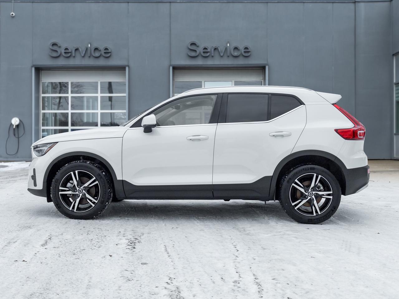 2025 Volvo XC40 B5 AWD Bright Theme  CPO FINANCE RATE fr 3.49%* Photo2