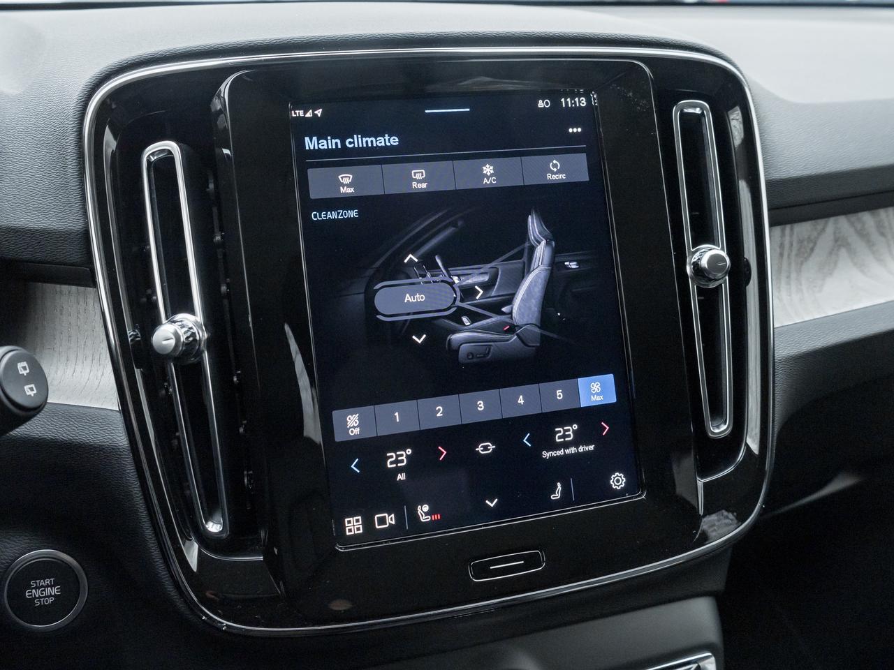 2025 Volvo XC40 B5 AWD Bright Theme  CPO FINANCE RATE fr 3.49%* Photo