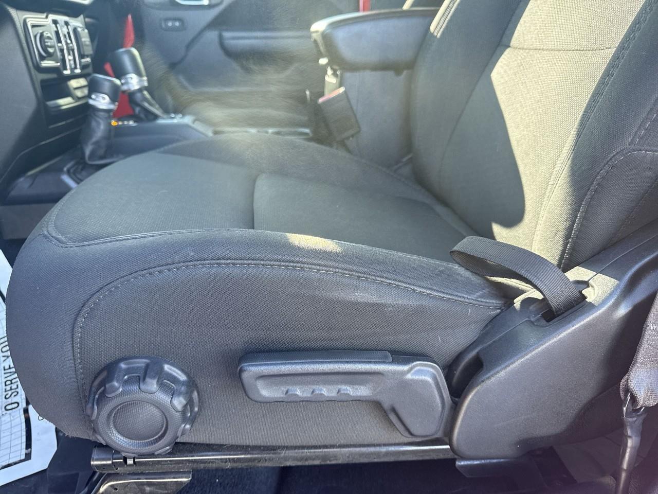 2023 Jeep Wrangler SPORT Photo