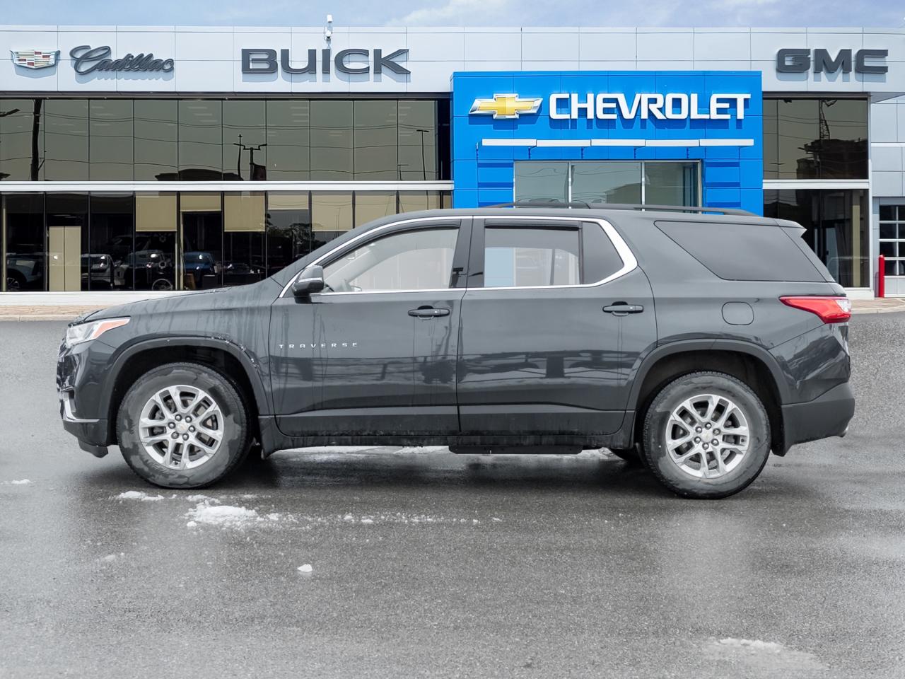 2021 Chevrolet Traverse Driver Confidence II Pkg, 3.6L, Chev Safety Pkg Photo2