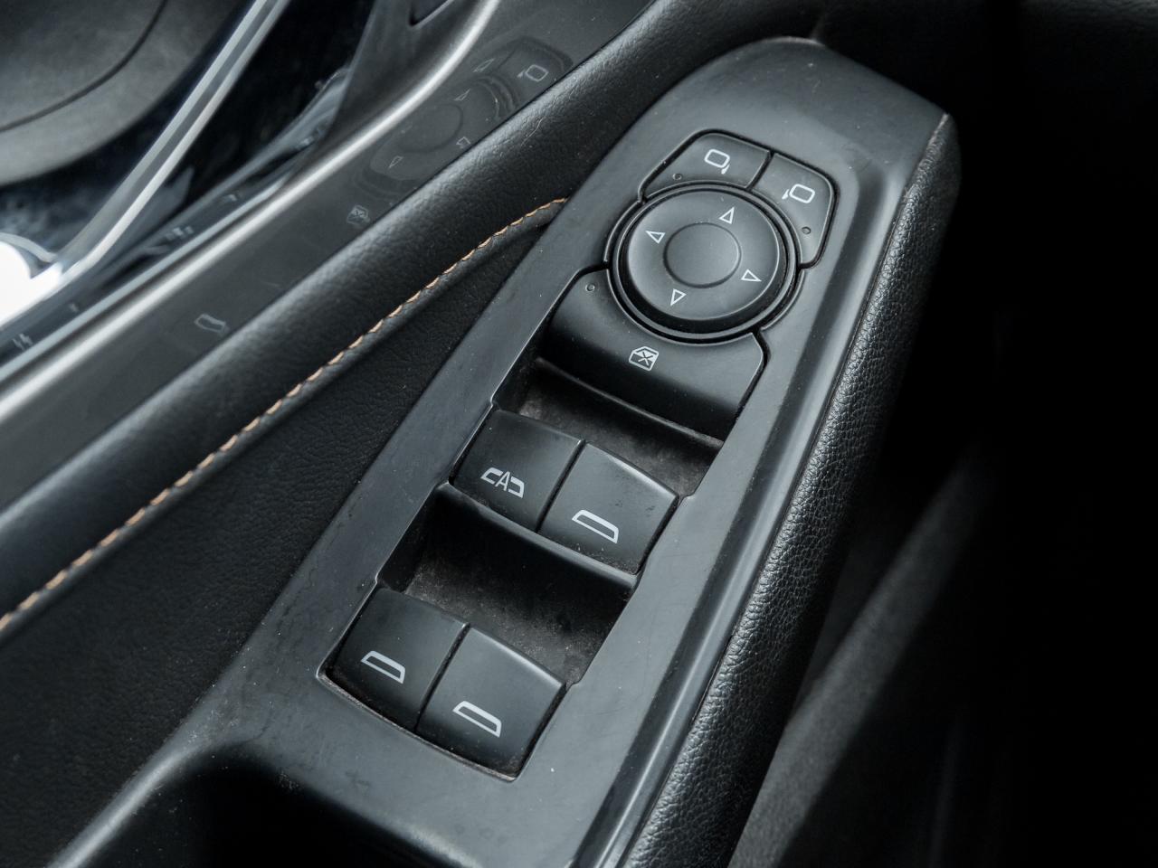 2021 Chevrolet Traverse Driver Confidence II Pkg, 3.6L, Chev Safety Pkg Photo