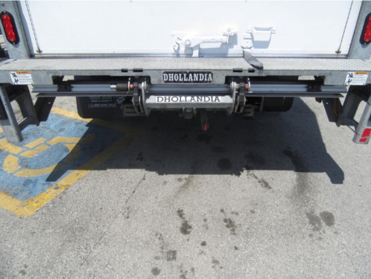 2023 Ford Super Duty E-450 DRW GAS 16FT HIGH BOX LIFTGATE & NEW REEFER SYSTEM Photo4