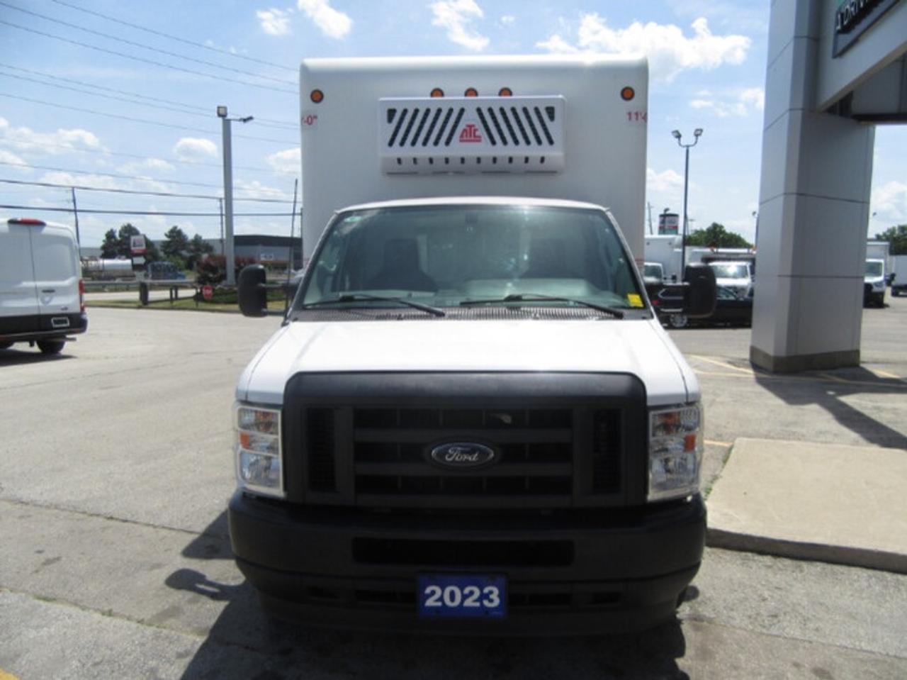 2023 Ford Super Duty E-450 DRW GAS 16FT HIGH BOX LIFTGATE & NEW REEFER SYSTEM Photo