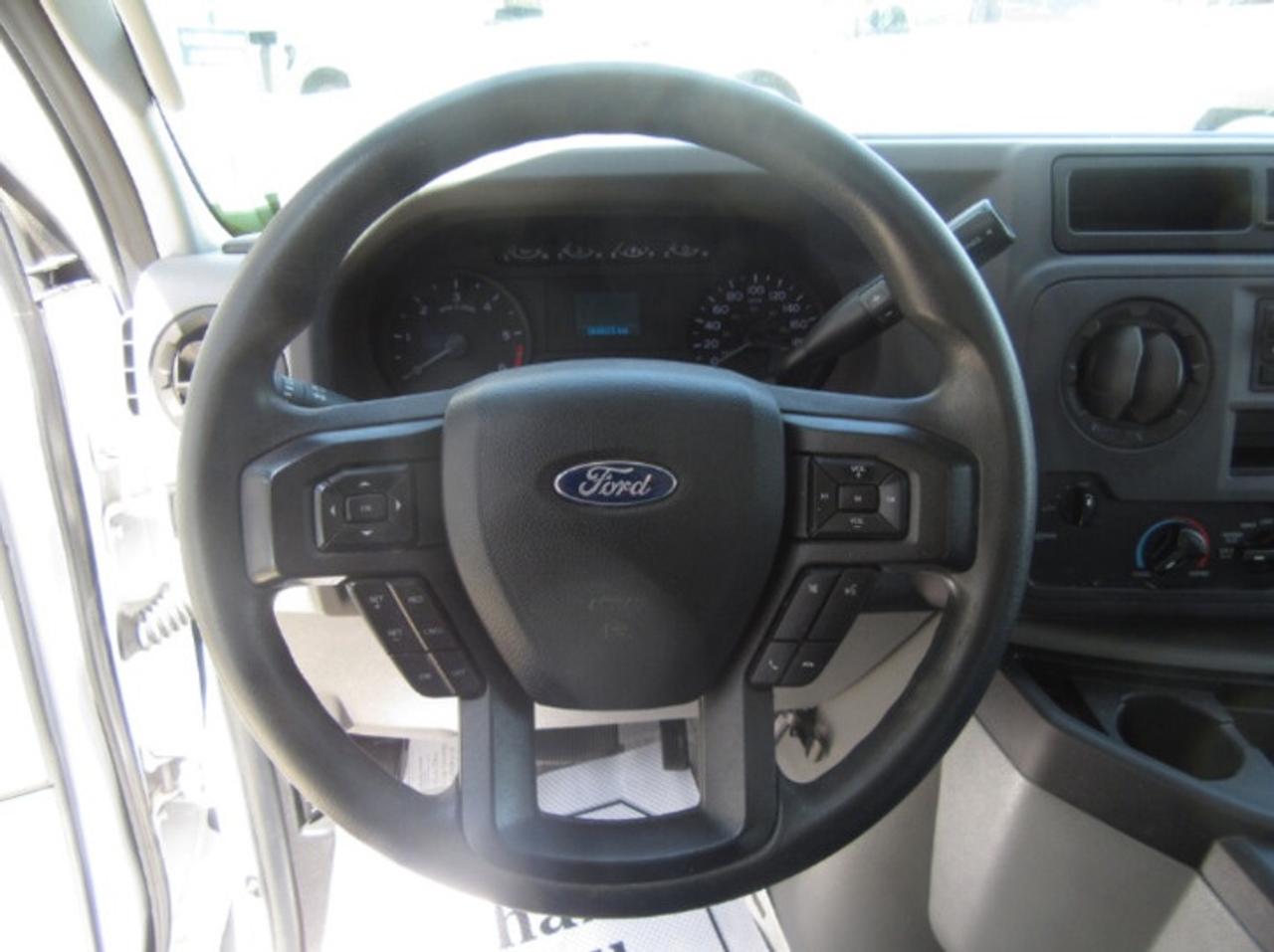 2023 Ford Super Duty E-450 DRW GAS 16FT HIGH BOX LIFTGATE & NEW REEFER SYSTEM Photo