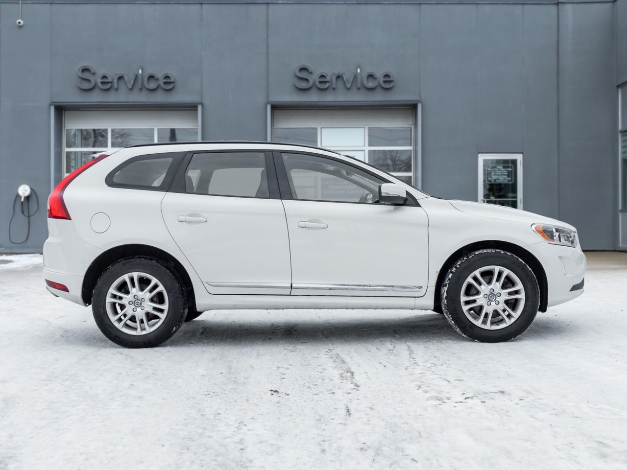 2015 Volvo XC60 2015.5 AWD 5dr T5  TRADE IN  NO ACCIDENTS  AS IS Photo