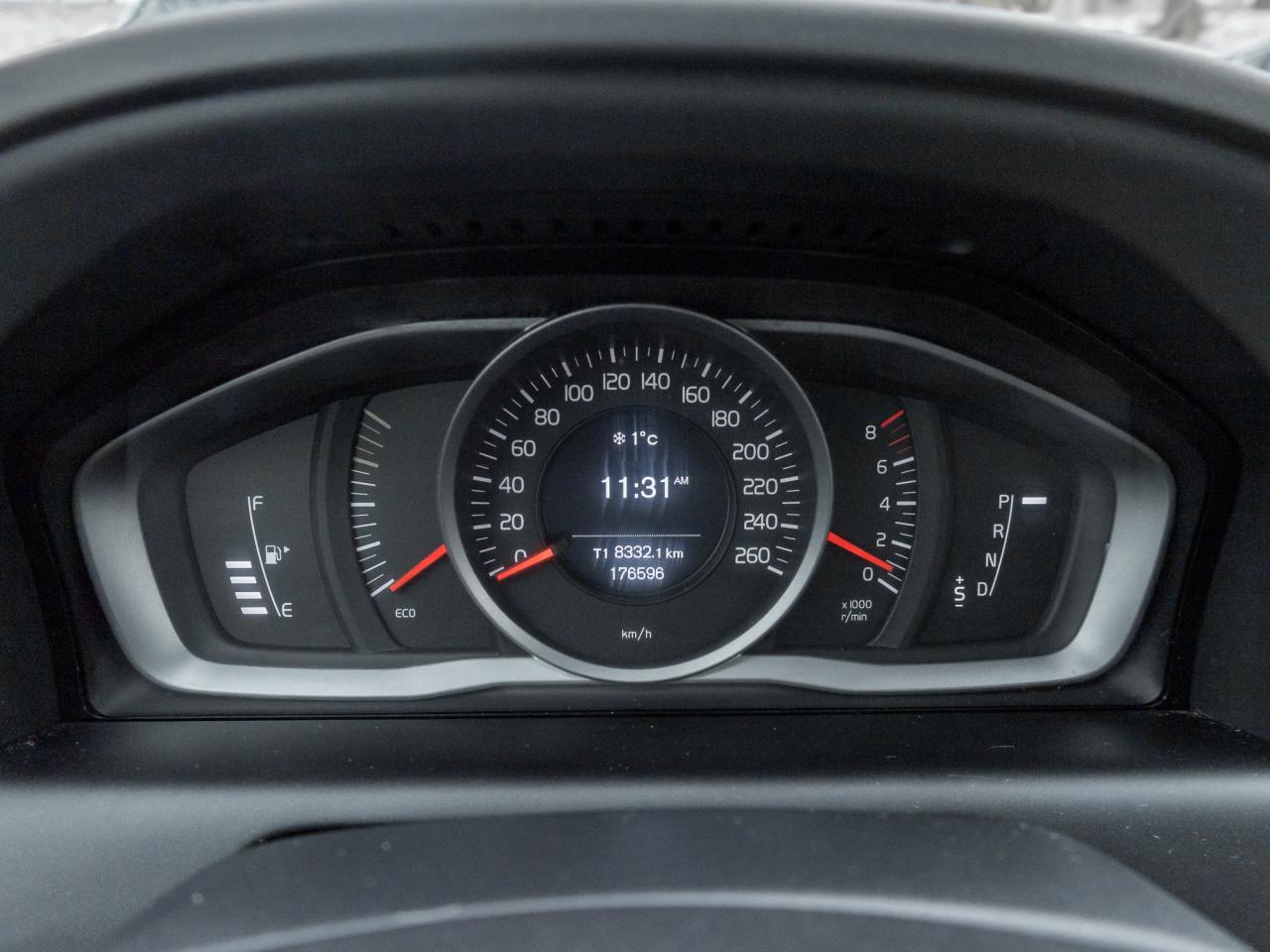 2015 Volvo XC60 2015.5 AWD 5dr T5  TRADE IN  NO ACCIDENTS  AS IS Photo