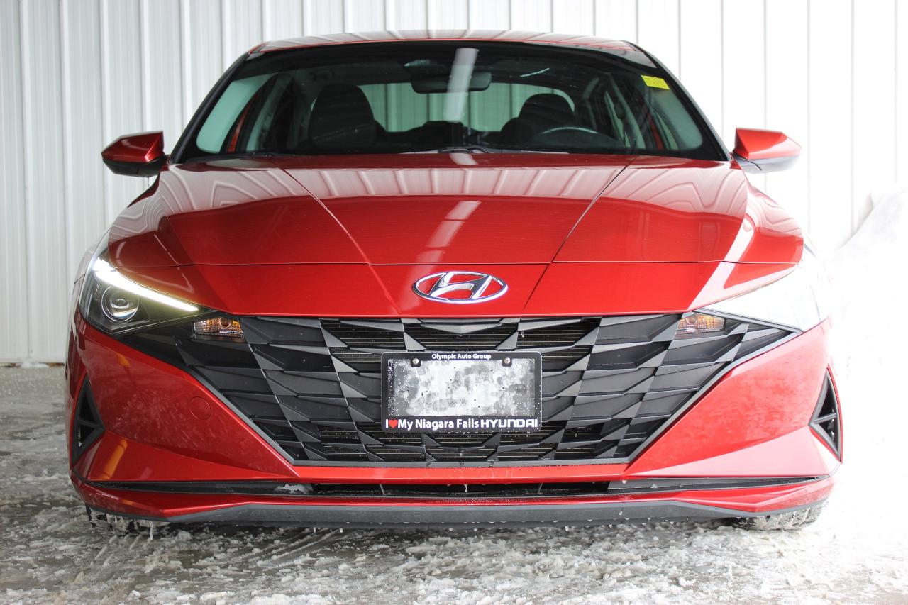 2022 Hyundai Elantra Preferred IVT w/Sun & Tech Package Photo