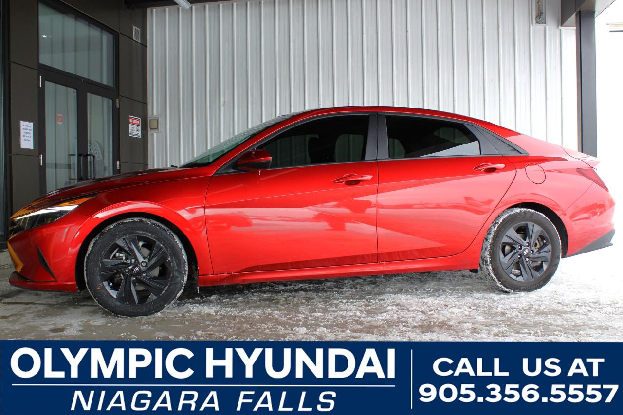 2022 Hyundai Elantra Preferred IVT w/Sun & Tech Package Photo0